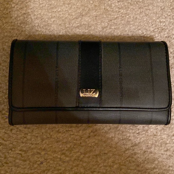 Liz Claiborne Handbags - Women’s Vintage Liz Wallet